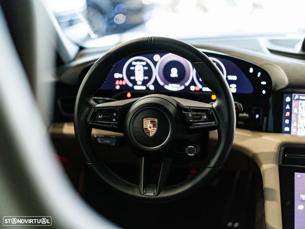 Porsche Taycan Sport Turismo - 38