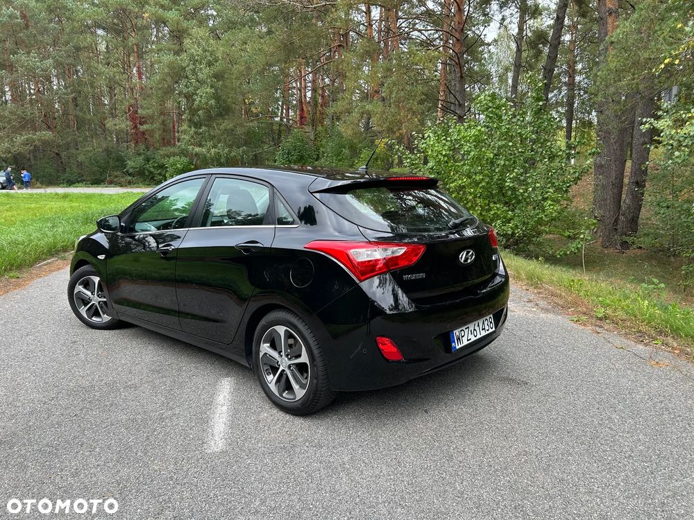 Hyundai i30 blue 1.4 Trend - 14