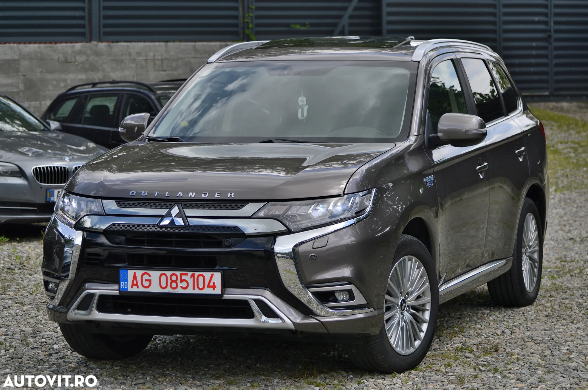 Mitsubishi Outlander 2.4 4WD Plug-In Hybrid - 3