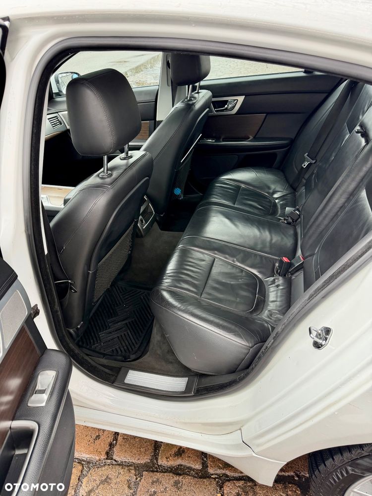 Jaguar XF 5.0 V8 Luxury - 11