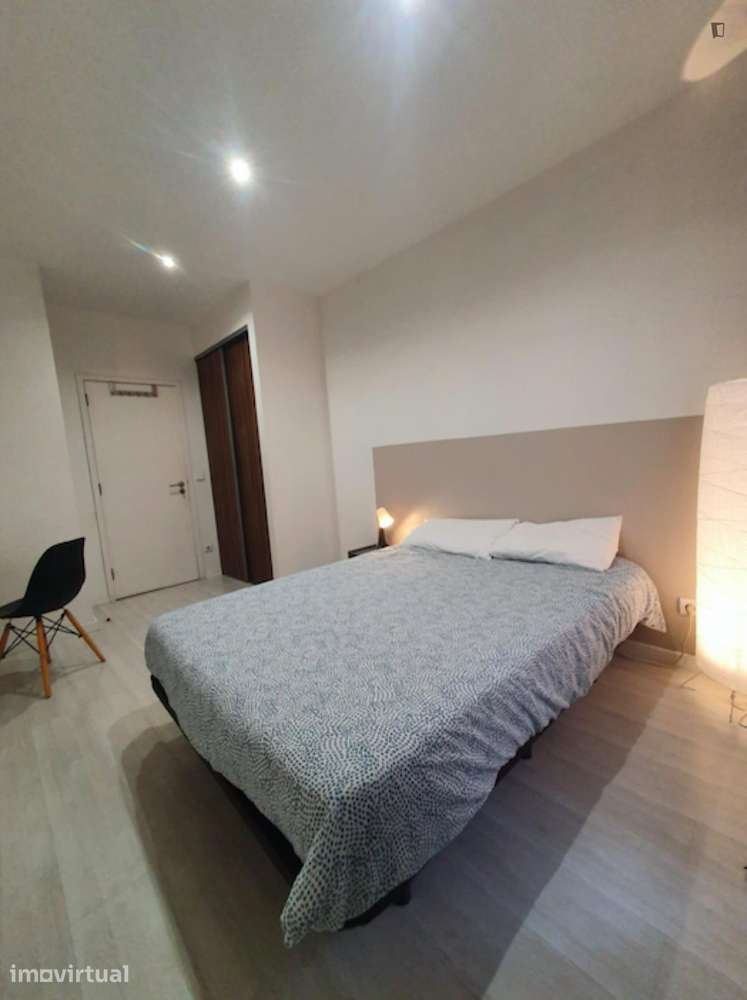 Quarto - localizado em Baixa Coimbra - Grande imagem: 5/16