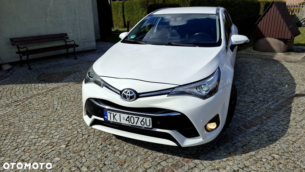 Toyota Avensis 2.0 D-4D Premium - 4