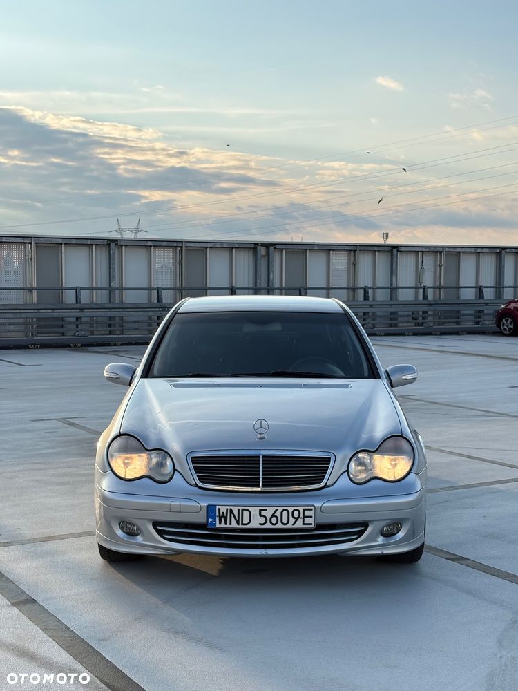 Mercedes-Benz Klasa C 180 T Kompressor Classic Sport Edition - 2