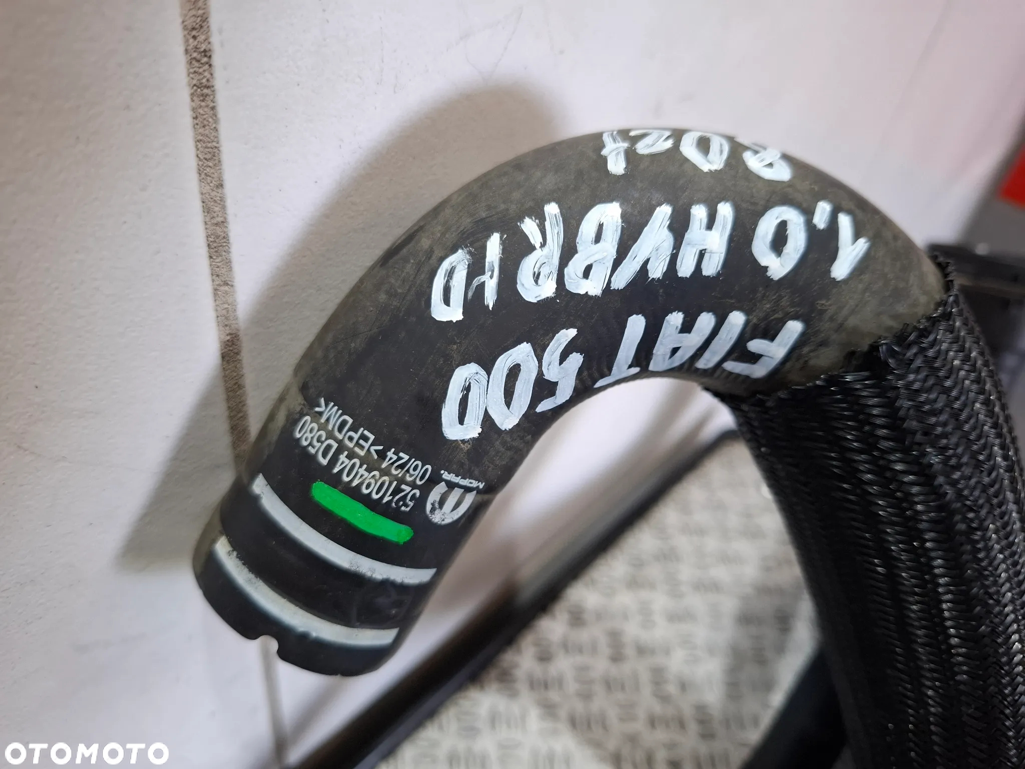 Wąż przewód Rurka wody Fiat 500 2024 rok 1,0 hybryda nr 52107404 - 2