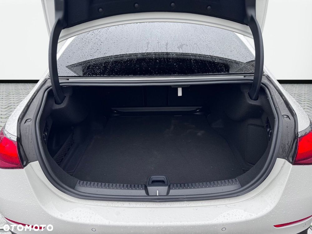 Mercedes-Benz Klasa E 200 mHEV 4-Matic AMG 9G-Tronic - 17