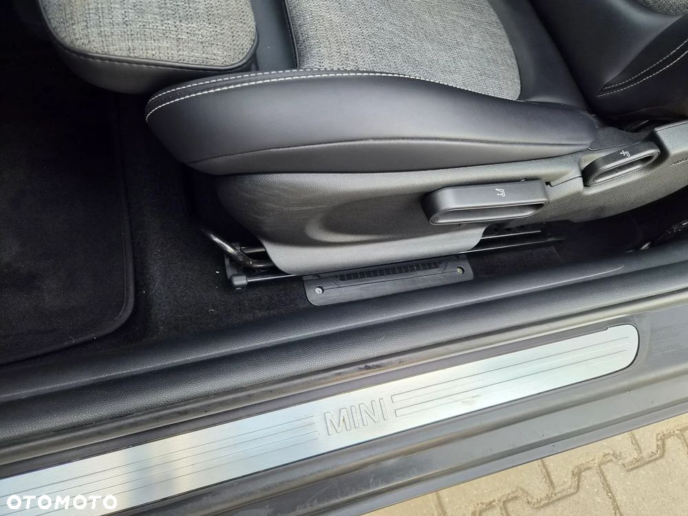 MINI Cooper Seven Chili - 25