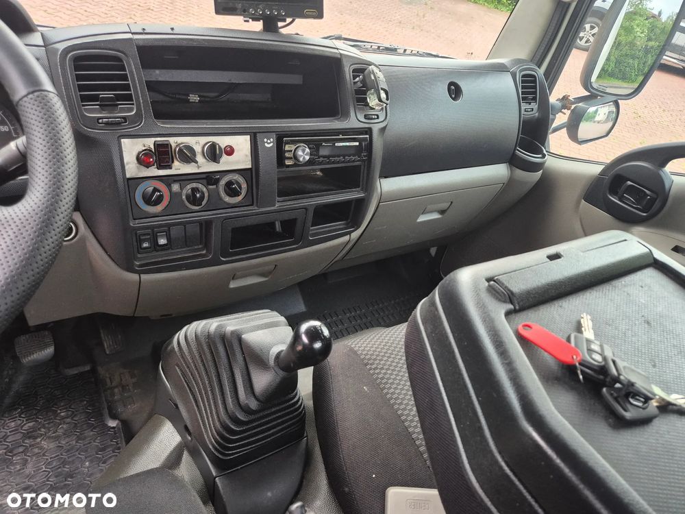 Renault Maxity - 23