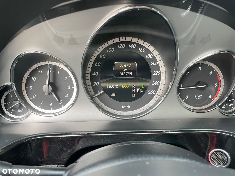 Mercedes-Benz Klasa E 220 BlueTEC 7G-TRONIC Avantgarde - 26