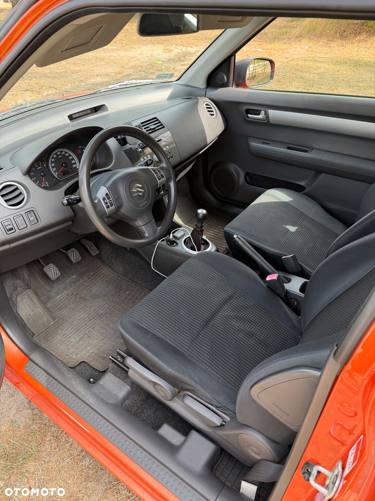 Suzuki Swift - 6