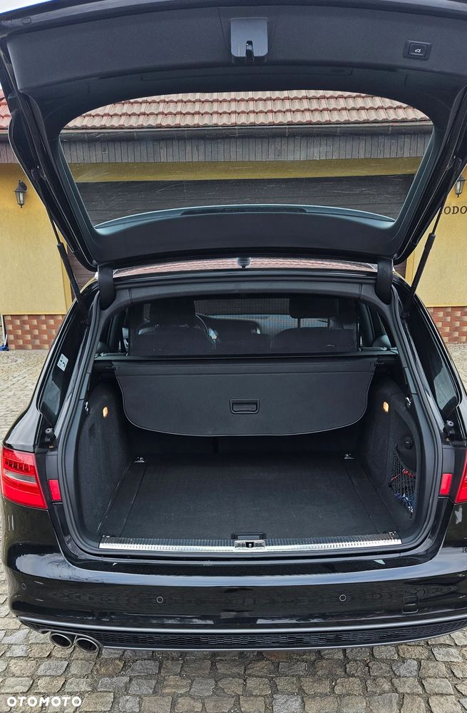 Audi A4 Avant 2.0 TDI DPF clean diesel multitronic S line Sportpaket - 8