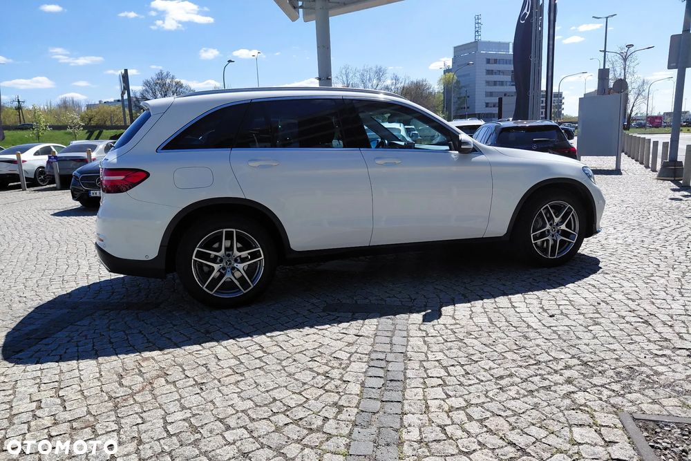 Mercedes-Benz GLC 250 4Matic 9G-TRONIC AMG Line - 13