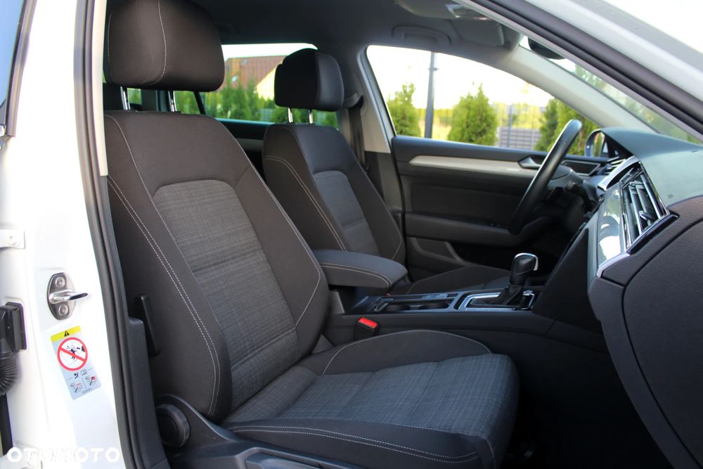 Volkswagen Passat - 9