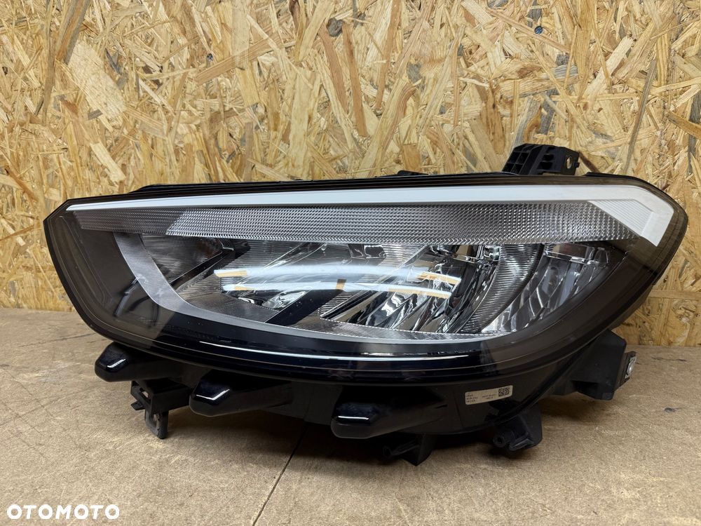 LAMPA LEWA FULL LED VOLVO ID3 10B941005A - 24