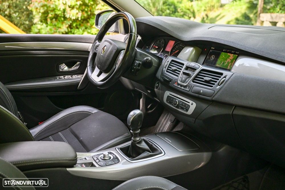 Renault Laguna Break 2.0 dCi Dynamique S 120g - 22