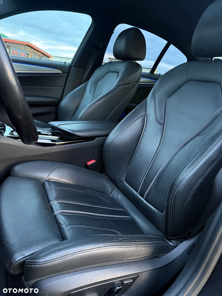 BMW Seria 5 520d M Sport - 28