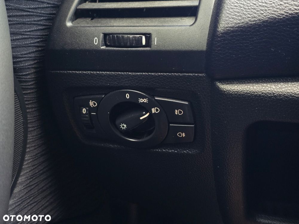 BMW Seria 1 118d - 24