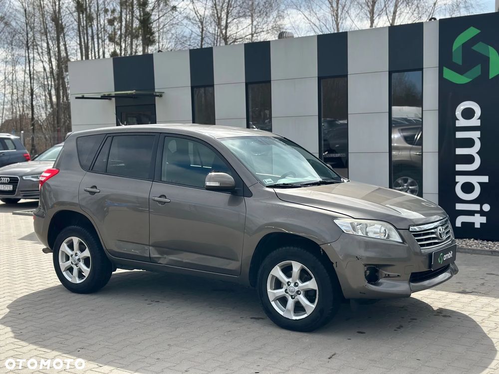 Toyota RAV4 - 1