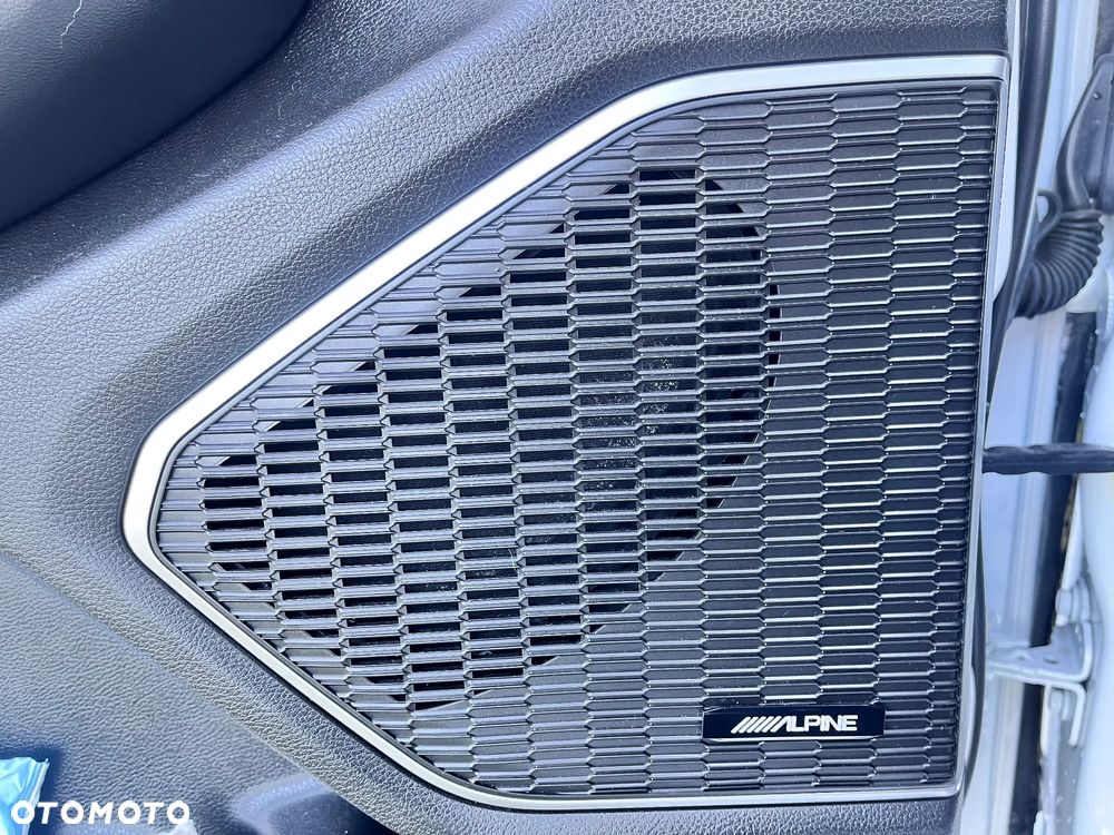 Jeep Grand Cherokee - 23