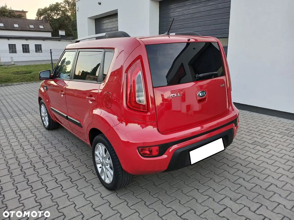 Kia Soul 1.6 CRDI Dream Team Edition - 22