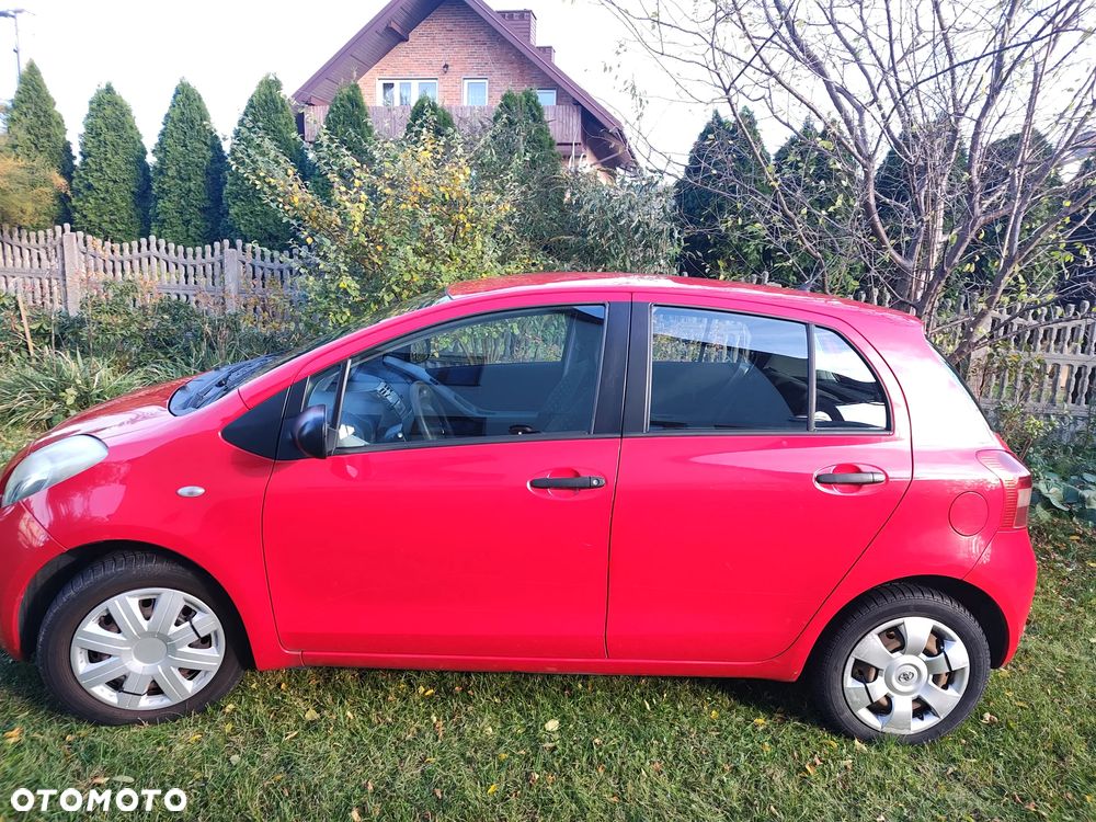 Toyota Yaris 1.0 Luna A/C - 2