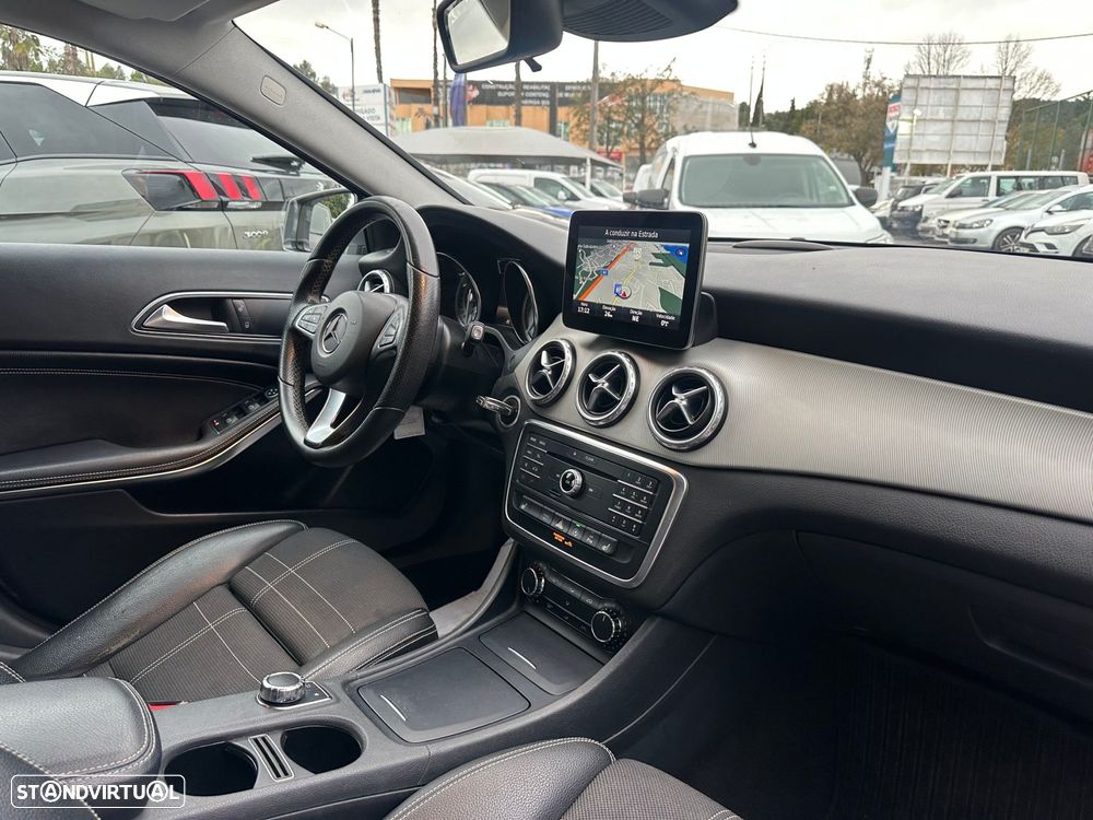 Mercedes-Benz GLA 220 d 4Matic 7G-DCT Style - 14