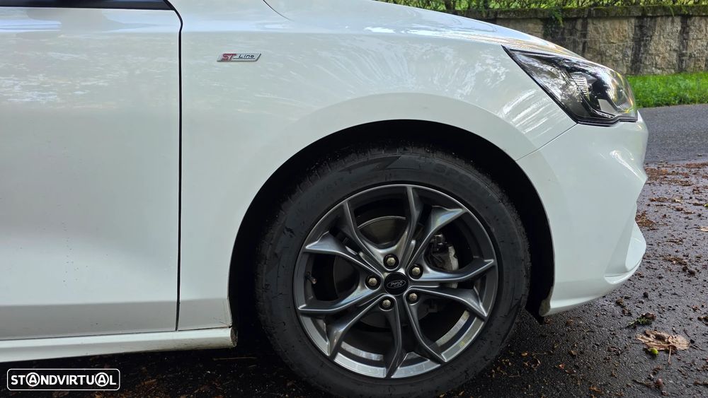 Ford Focus 1.0 EcoBoost S&S ST-LINE STYLE - 30