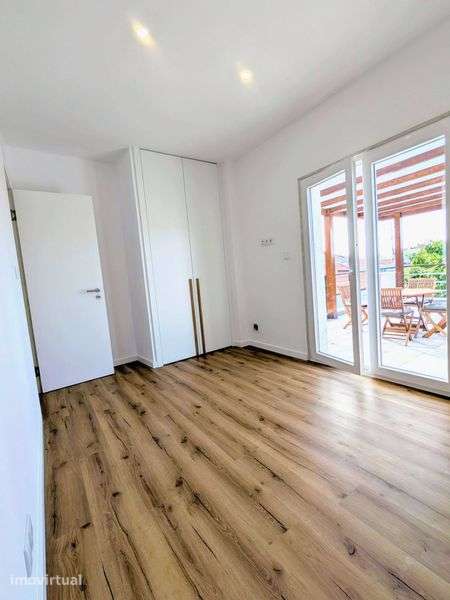T2 novo em moradia germinada com vista mar - Grande imagem: 5/12