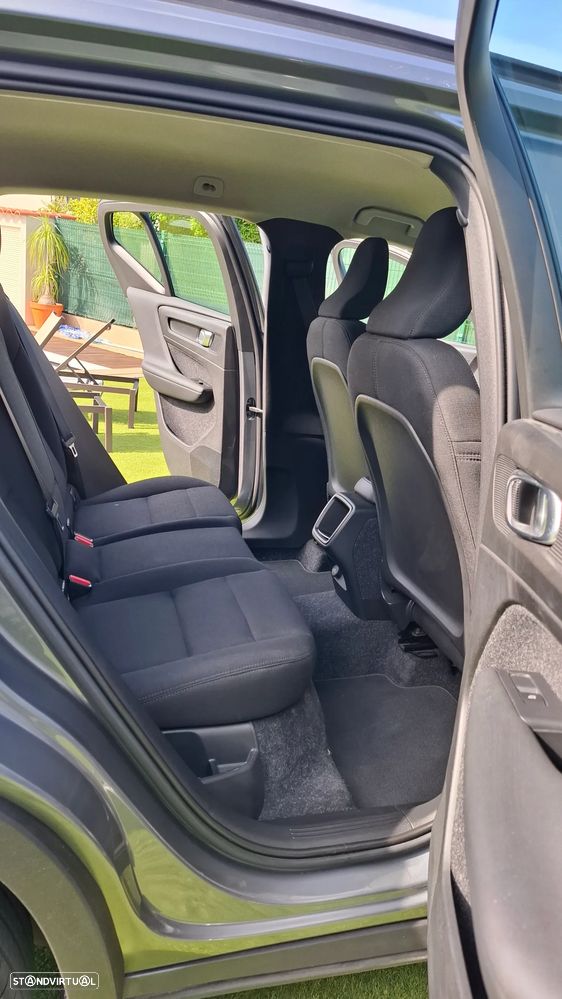 Volvo XC 40 1.5 T3 Tech Edition - 10