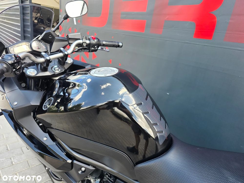 Yamaha XJ - 9