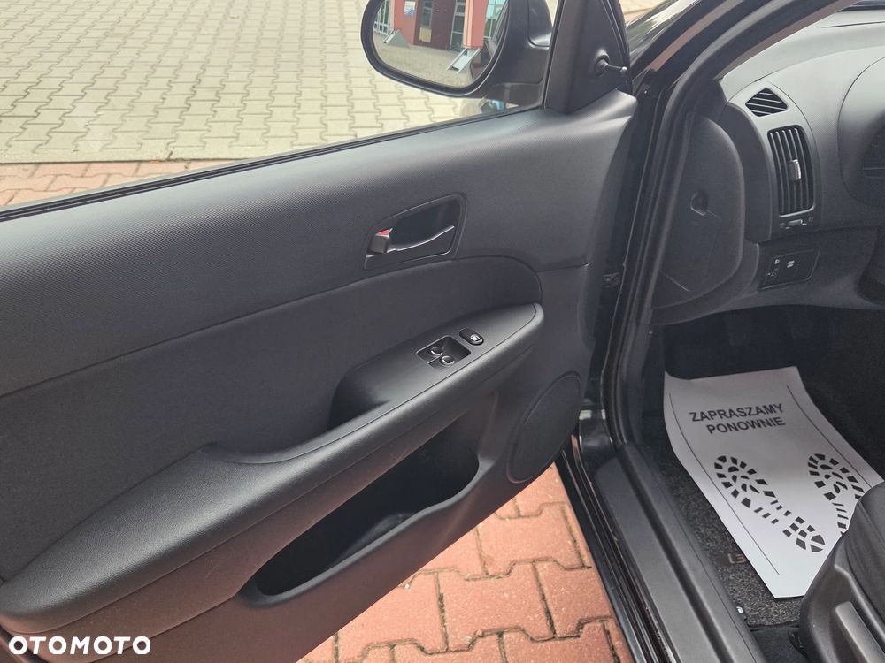 Hyundai i30 1.4 Blue Comfort - 21