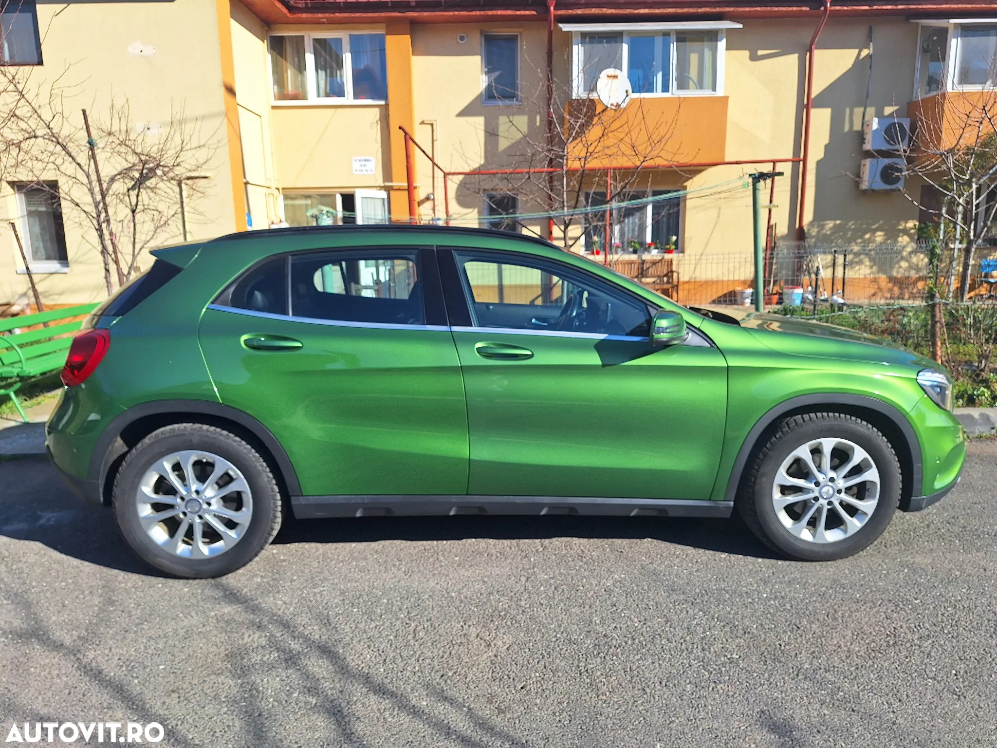 Mercedes-Benz GLA - 9