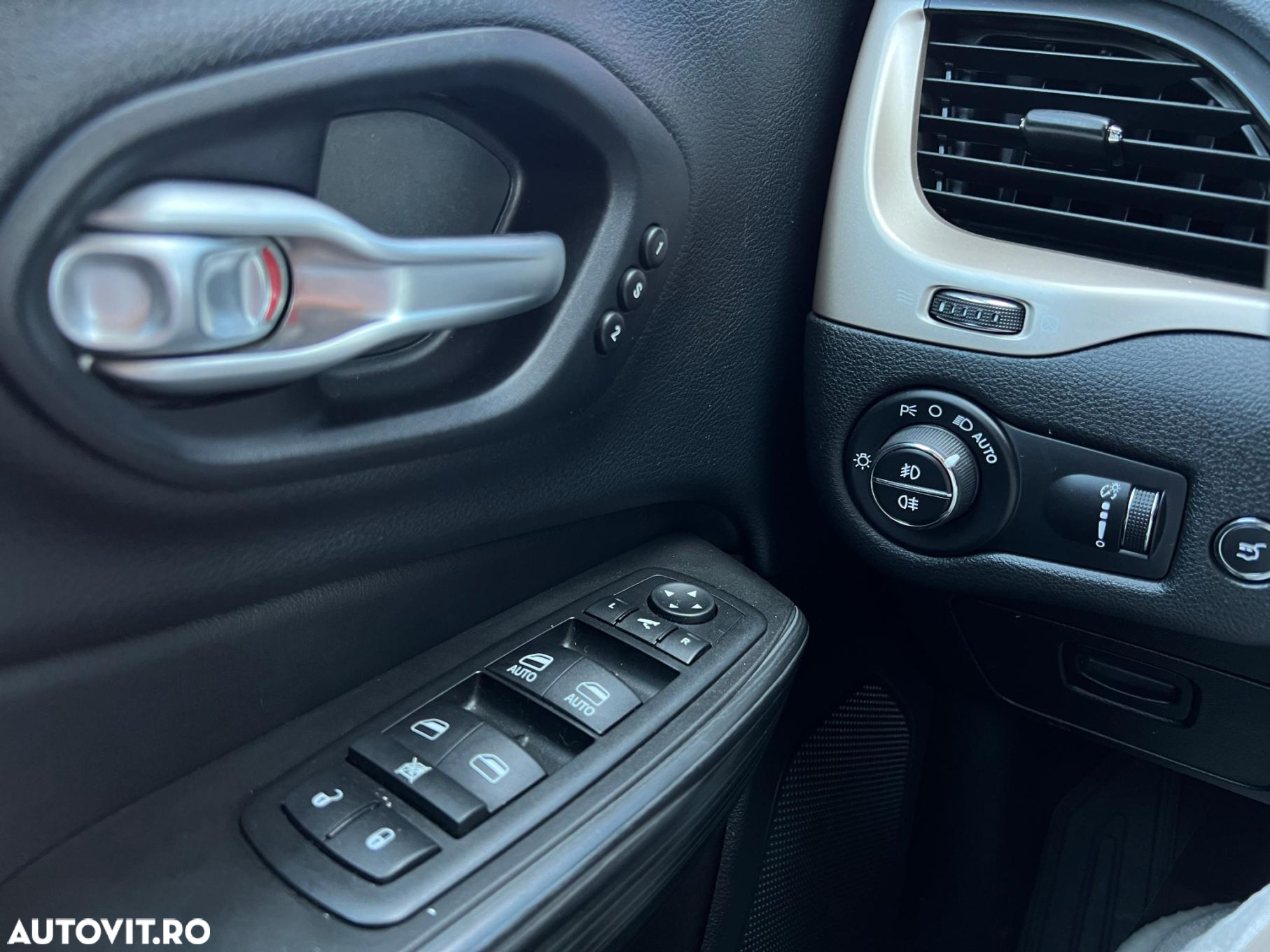 Jeep Cherokee - 22