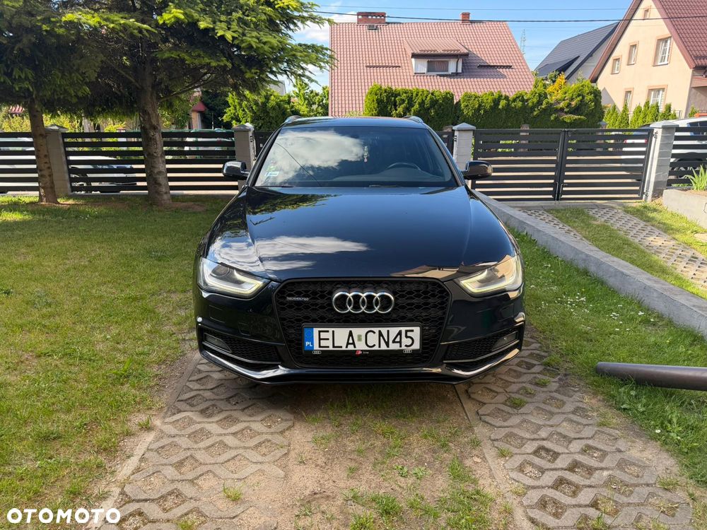Audi A4 Avant 2.0 TDI DPF quattro S line Sportpaket - 4
