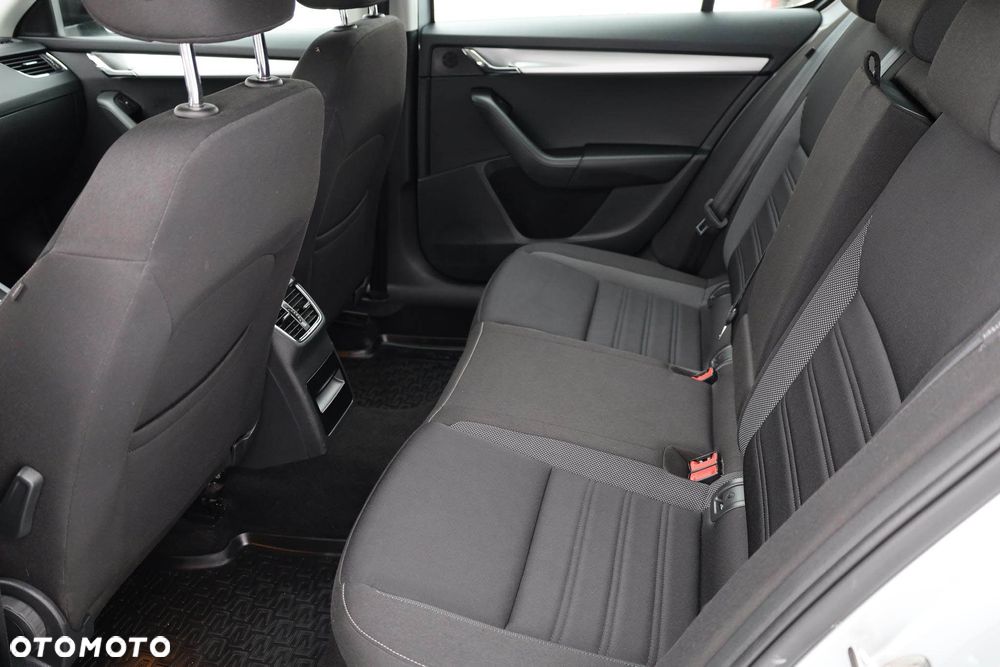 Skoda Octavia 1.5 TSI ACT Ambition - 32