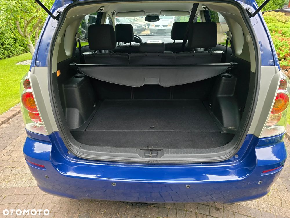 Toyota Corolla Verso 2.2 D-4D X - 16