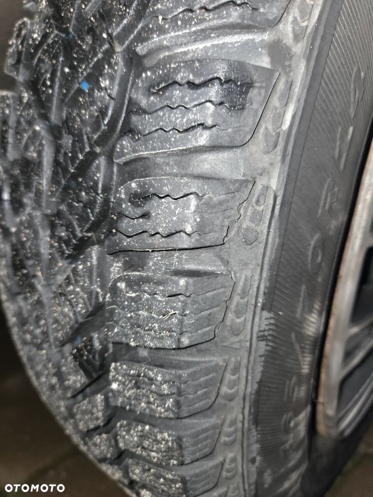 Toyota Yaris 1.0 Base - 6