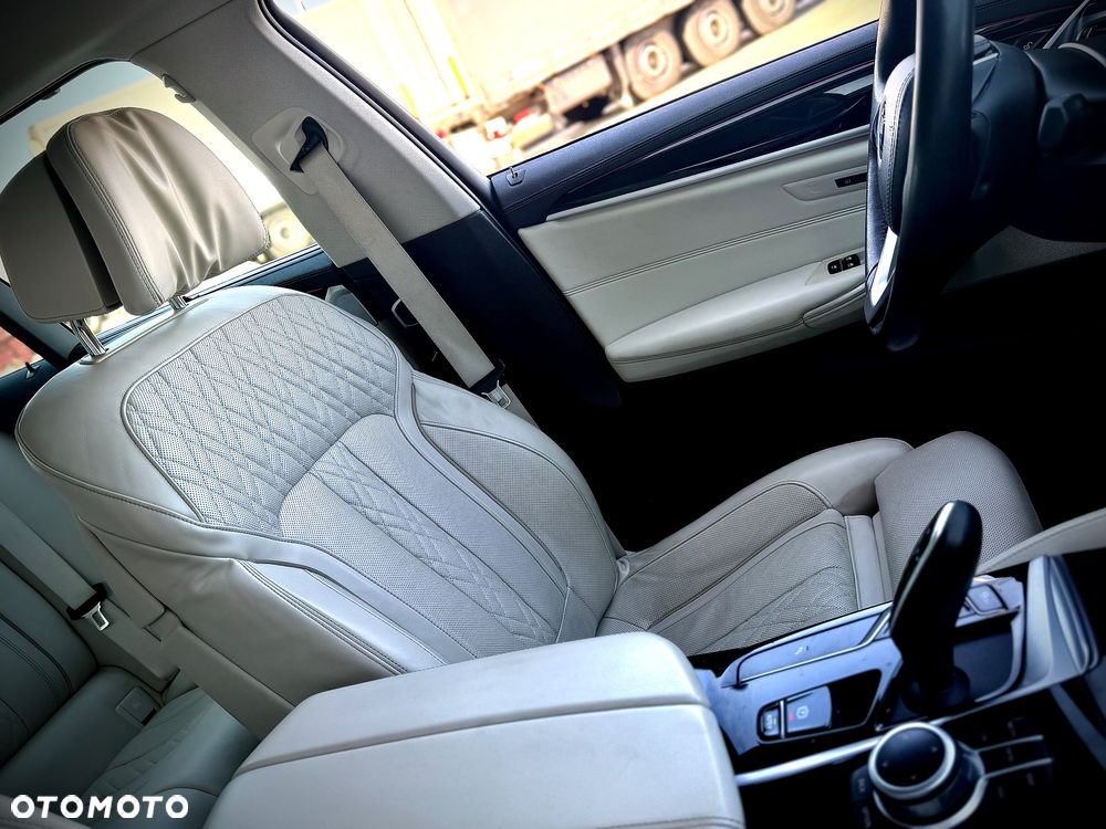 BMW Seria 5 540d xDrive Luxury Line - 26