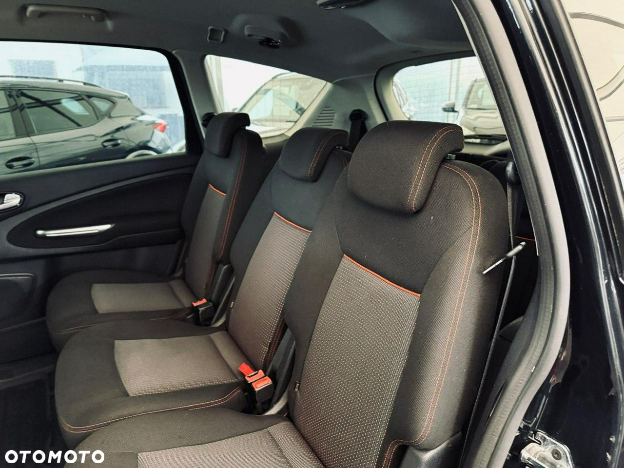 Ford S-Max - 38