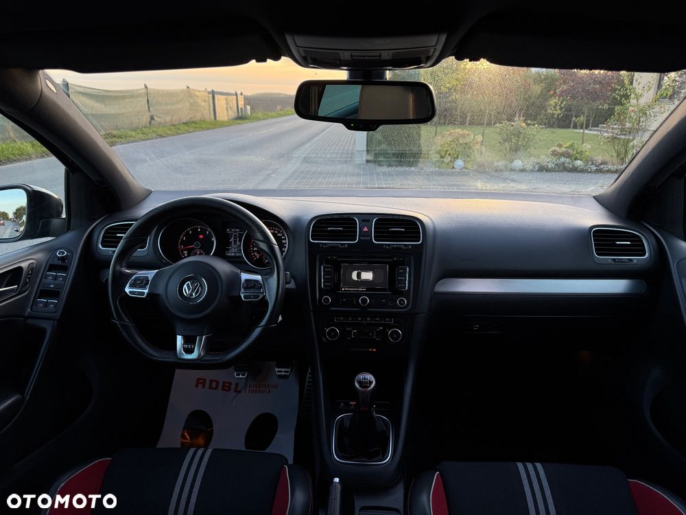 Volkswagen Golf 2.0 GTI adidas - 6