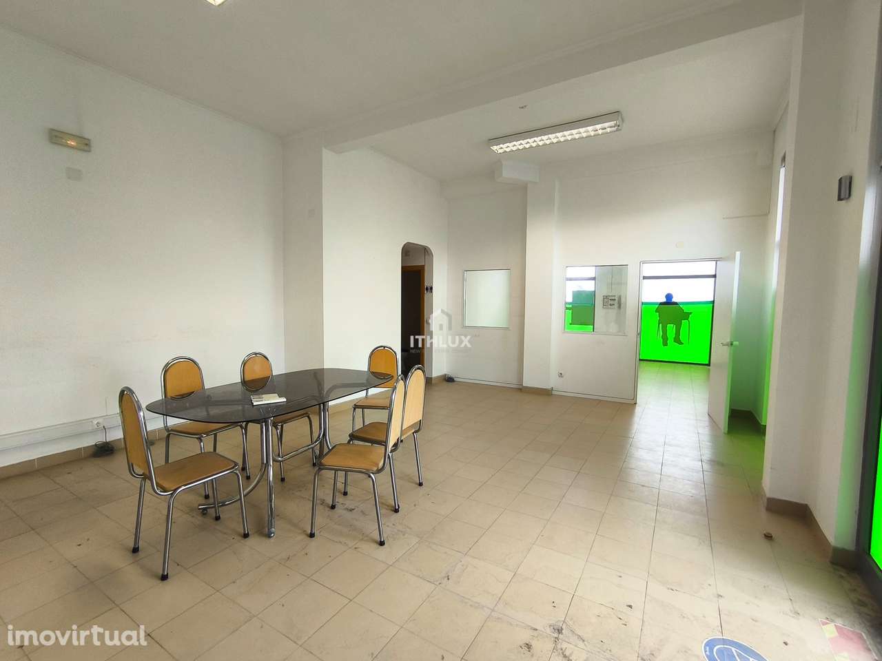 LOJA JUNTO À ESTAÇÃO DE COMBOIOS DO PINHAL NOVO JÁ DIVIDIDA - Grande imagem: 2/44