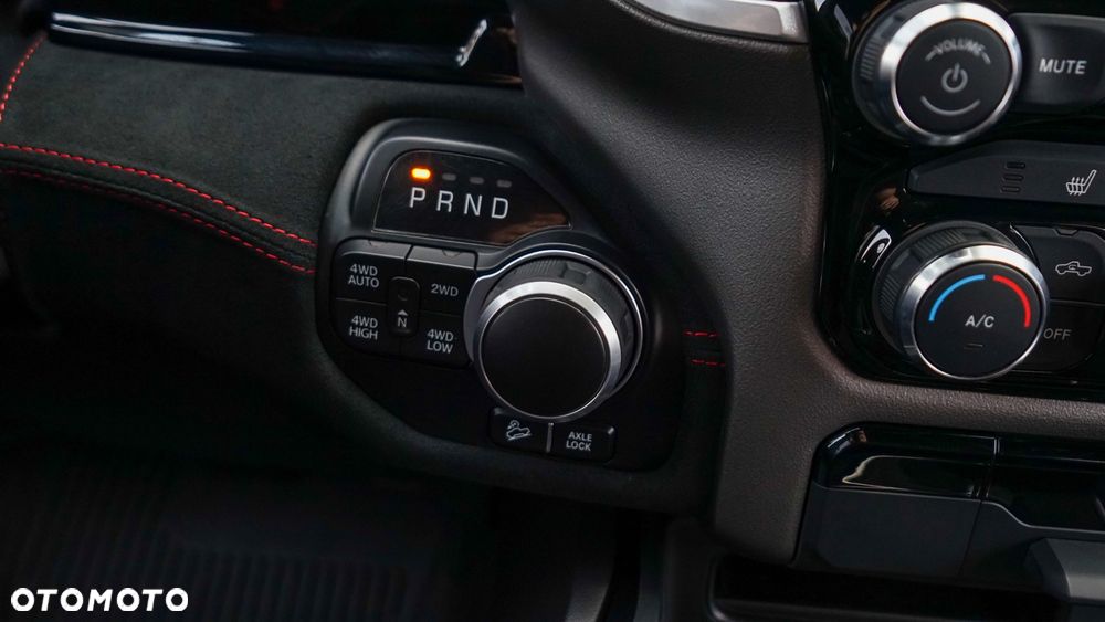 RAM 1500 Crew Cab MB Sport - 25