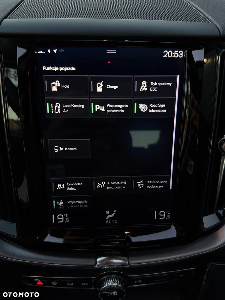 Volvo XC 60 T8 Twin Engine AWD Geartronic Momentum - 26