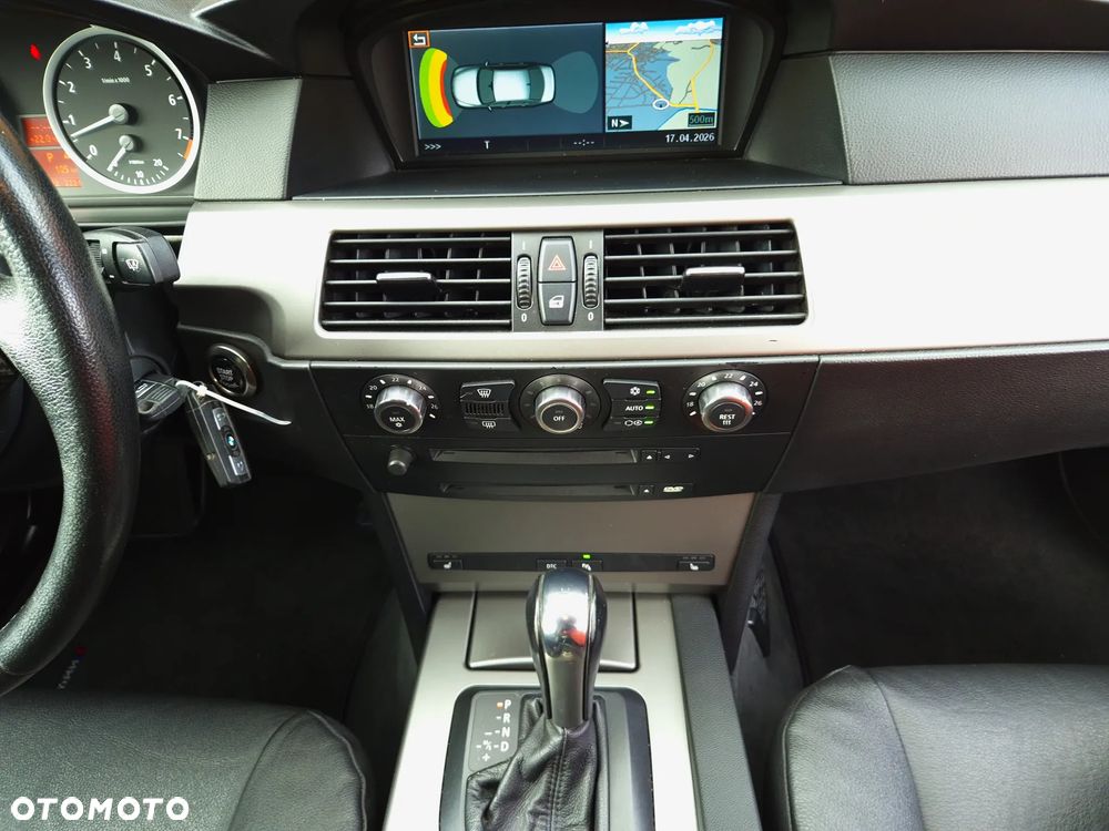 BMW Seria 5 530i - 22