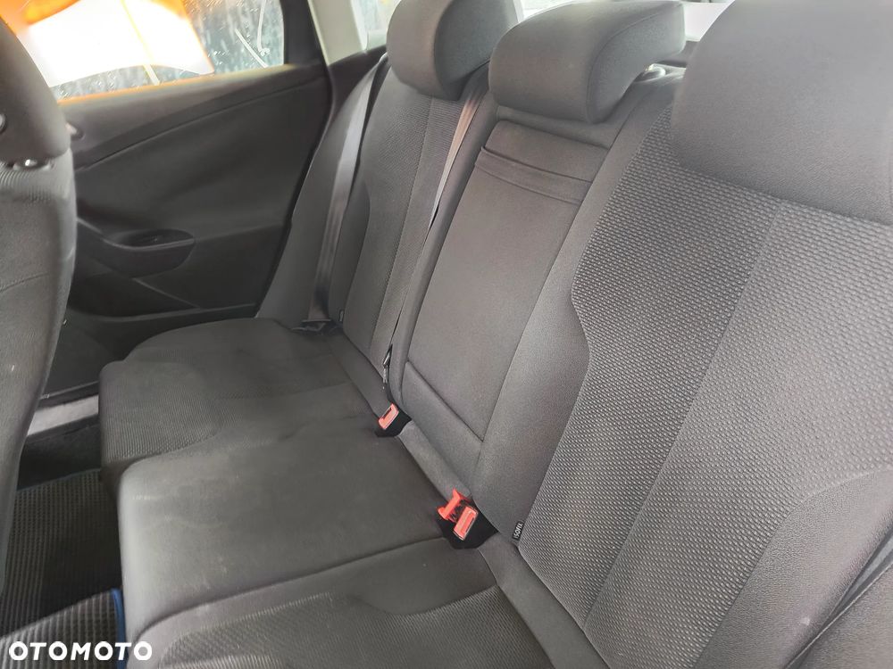 Volkswagen Passat 1.9 TDI Comfortline - 19