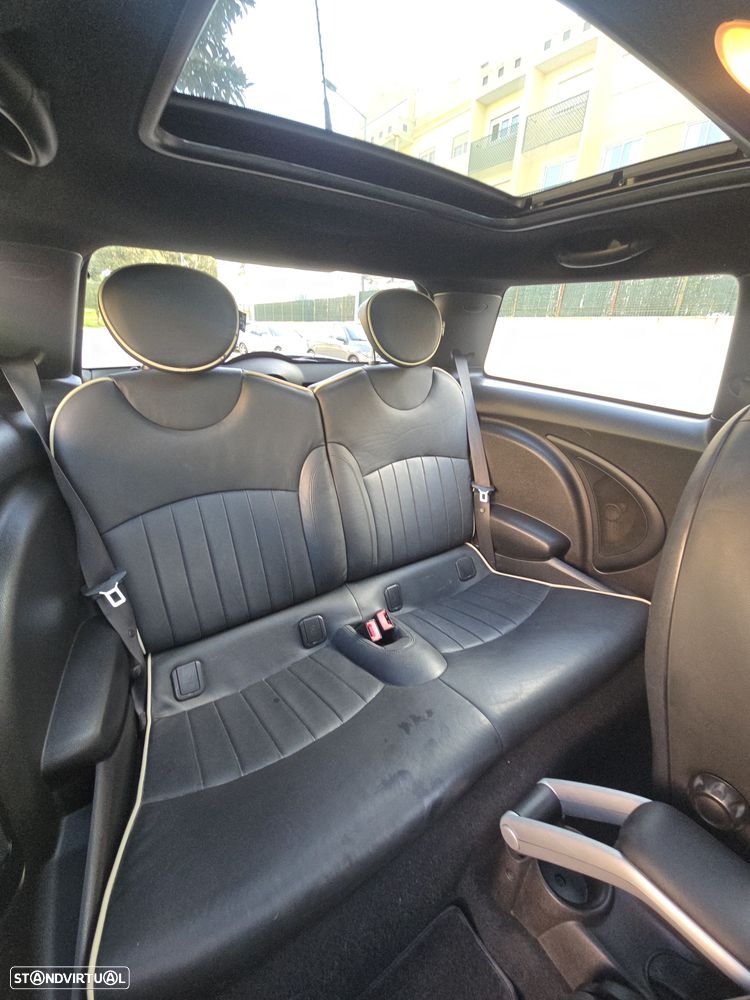 MINI 3 Portas Cooper D - 25