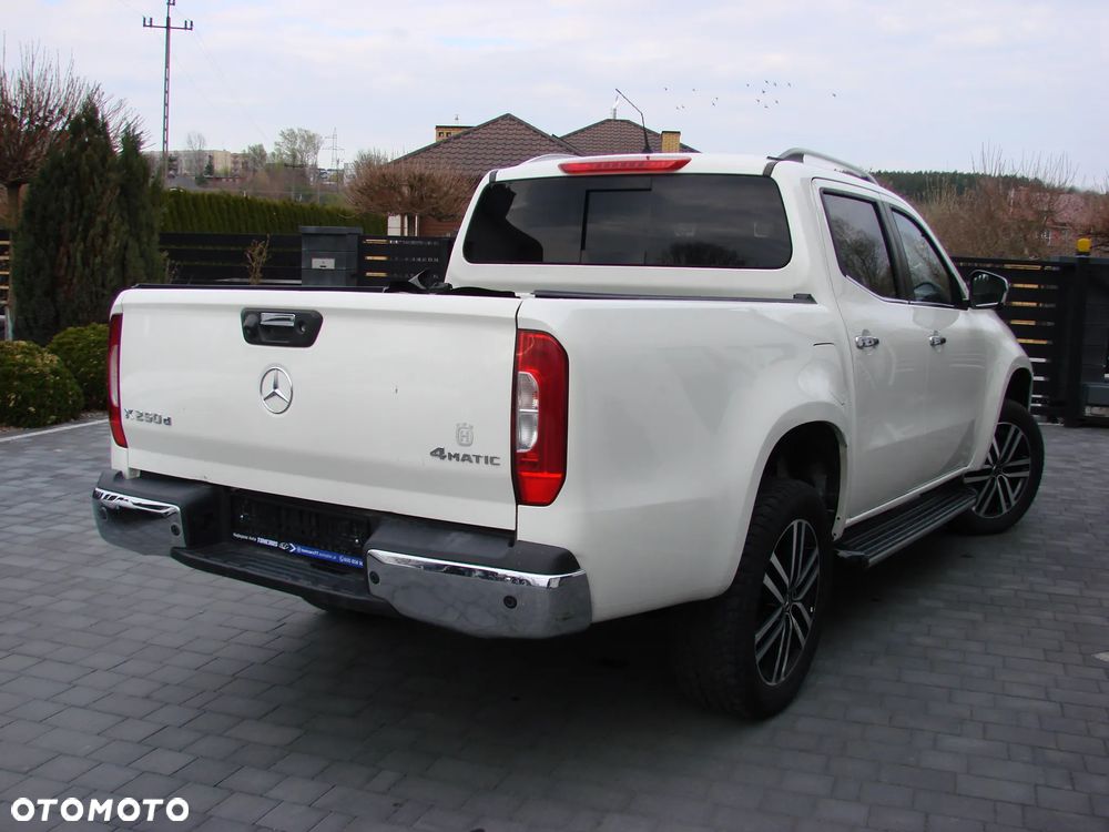 Mercedes-Benz Klasa X - 15