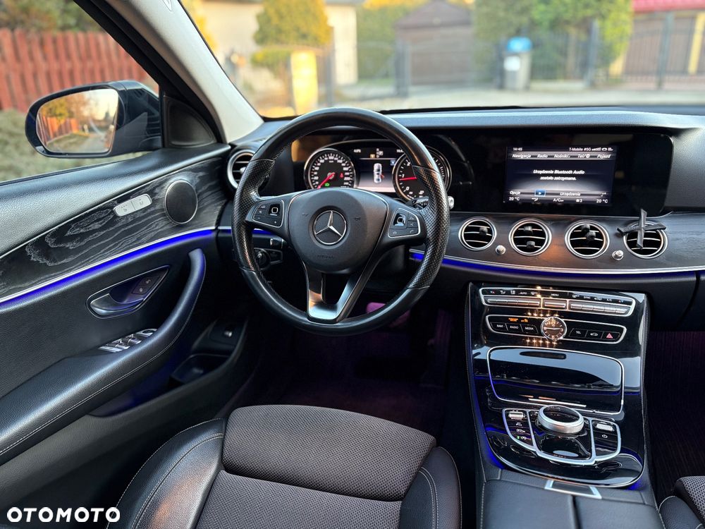 Mercedes-Benz Klasa E 220 d 9G-TRONIC - 29