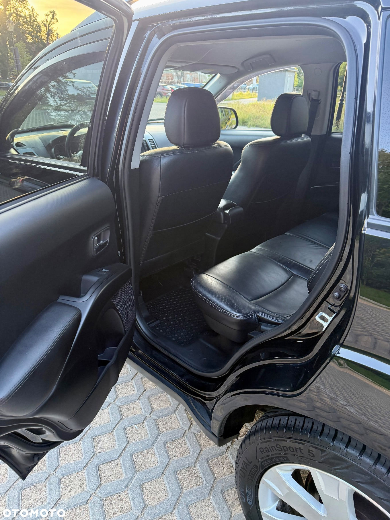 Mitsubishi Outlander - 8