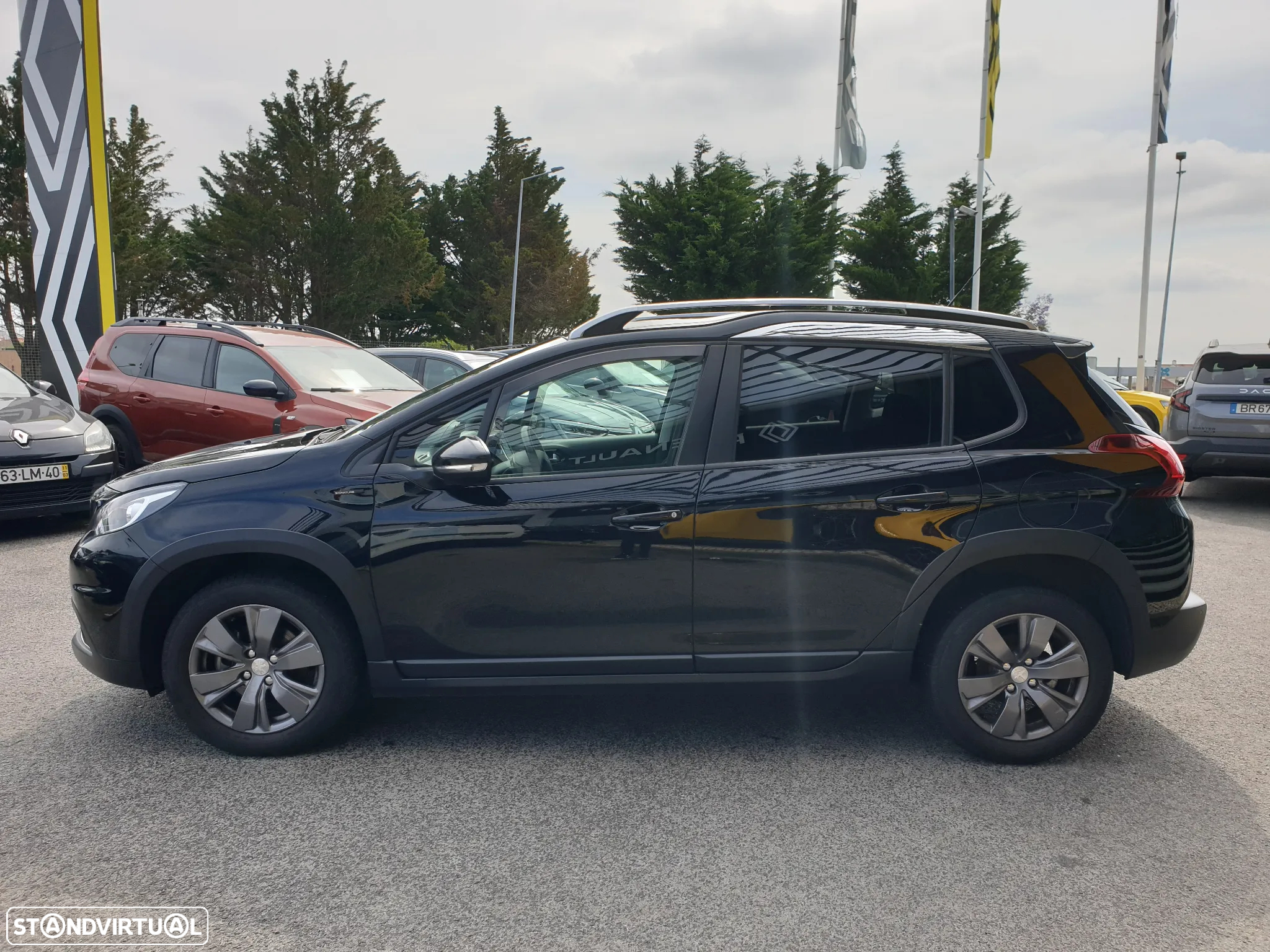 Peugeot 2008 1.2 PureTech Signature - 3