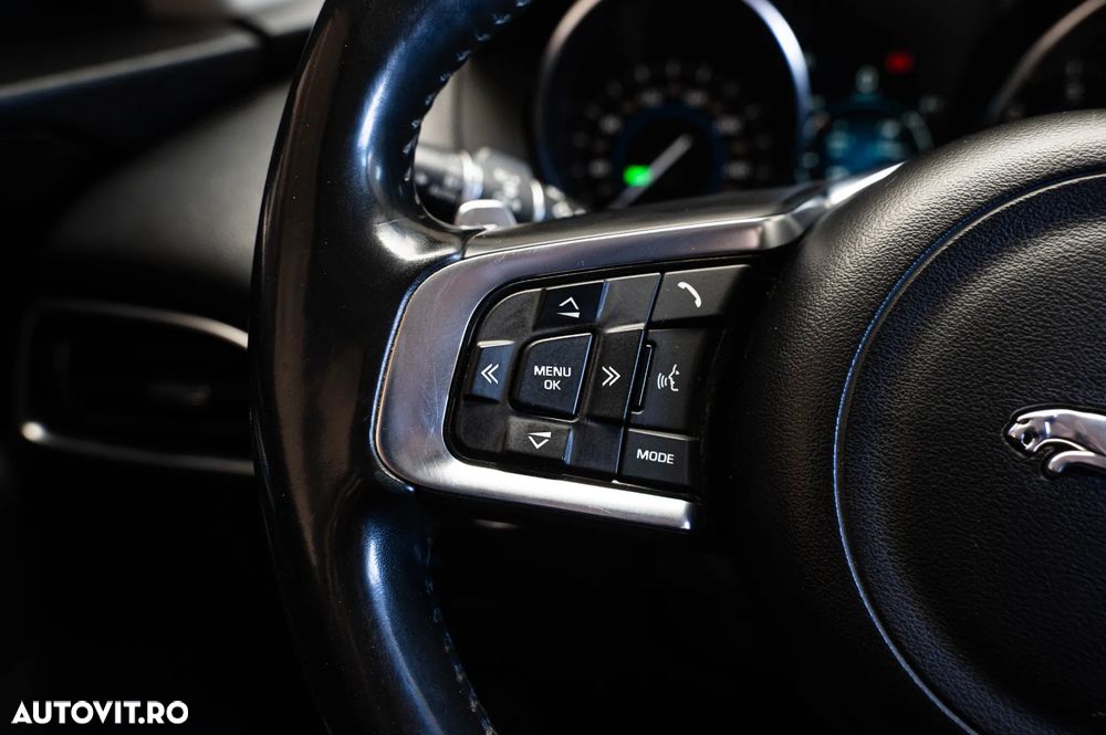 Jaguar F-Pace 20d AWD Aut. R-Sport - 20